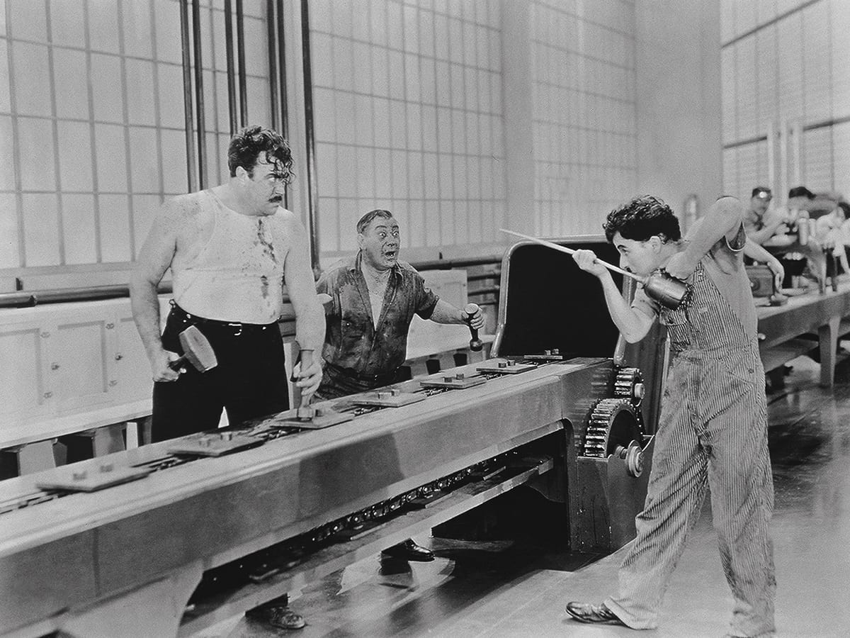 UN ENGRANAJE DE LA MÁQUINA I: «TIEMPOS MODERNOS» (CHARLES CHAPLIN, 1936)